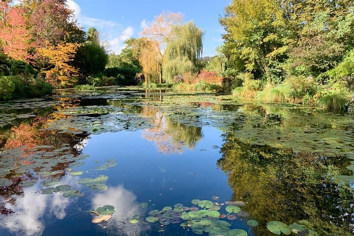 Paris & Giverny in One Day with Lunch and Roundtrip VIP Transportation