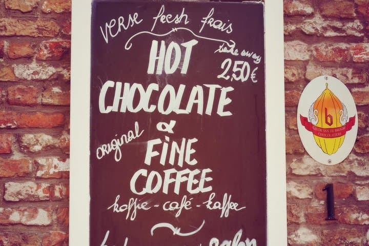 Bruges: romance, paintings and chocolate (private day-trip from Paris)