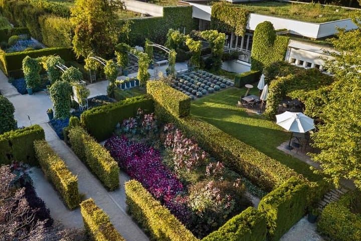 The exquisite Gardens