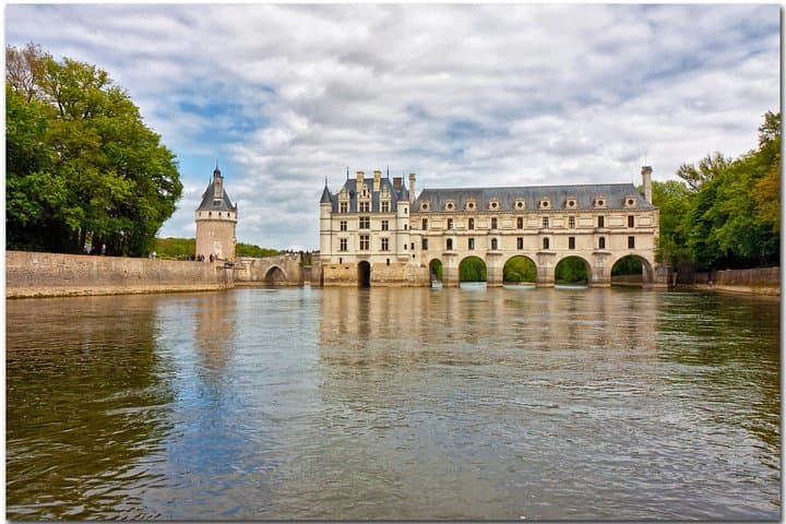 Loire Valley Castles Day Trip with Audio Guided Option from Paris