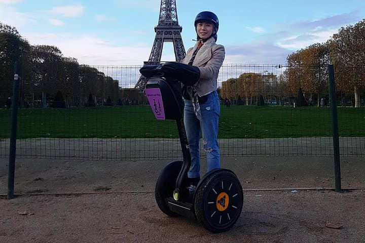 Paris Segway Express Tour (12 monuments in 1 hour and 30 minutes)