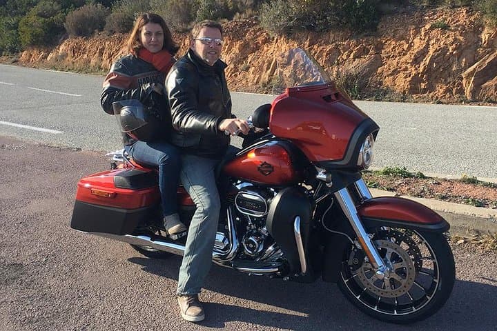 Walk on a Harley Davidson, Half day passenger duet with your guide