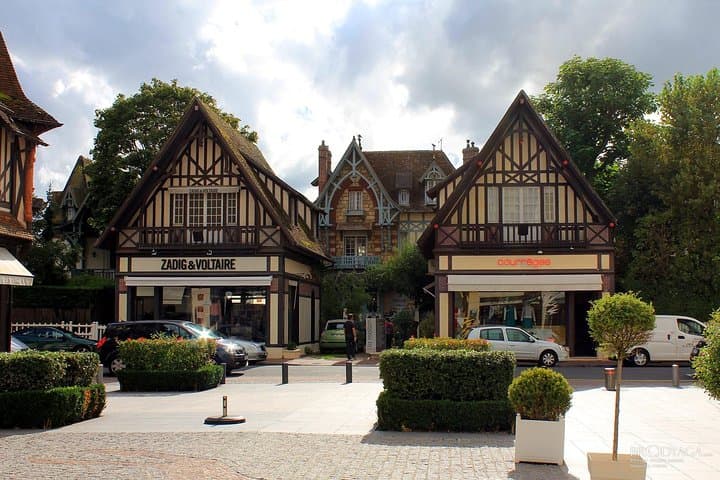 Private round transfer to Rouen, Honfleur, Deauville from Paris