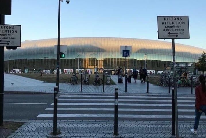 Private taxi driver Strasbourg train station to city center