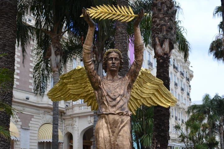 Guided Tour in Cannes by a Screenwriter: History, Glamour & Cinema