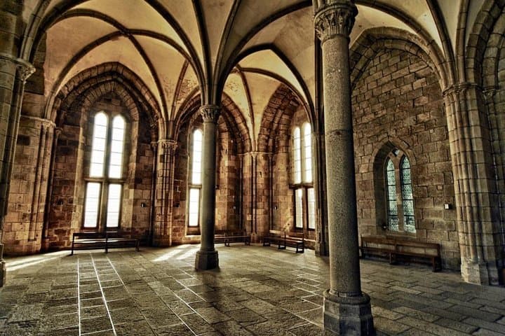 Private 12-hour round transfer to abbey of Mont Saint Michel Normandy from Paris