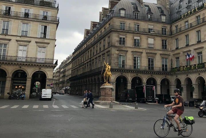 Private Paris City Tour and Sightseeing Cruise on the Seine