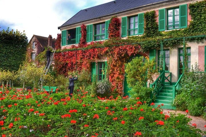 Private 5-hour Round Transfer to Giverny, Claude Monet museum from Paris