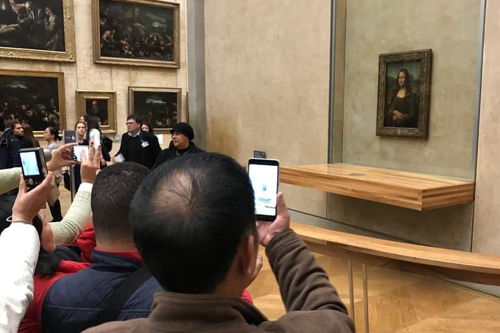 Small Group Guided Tour of the Louvre Museum