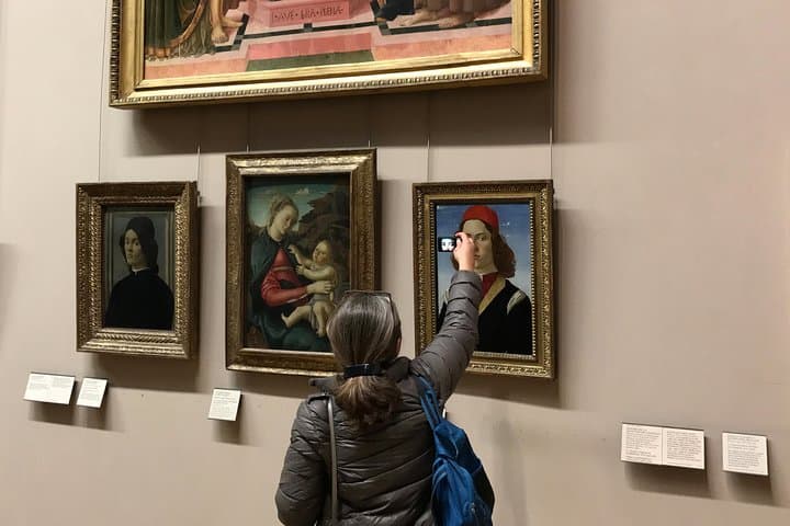 Small Group Guided Tour of the Louvre Museum