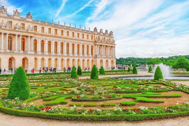 Chateau de Versailles & Gardens. VIP private tour with guide + driver