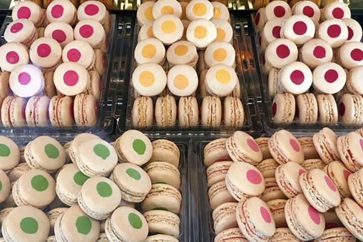 Macarons in all flavors!