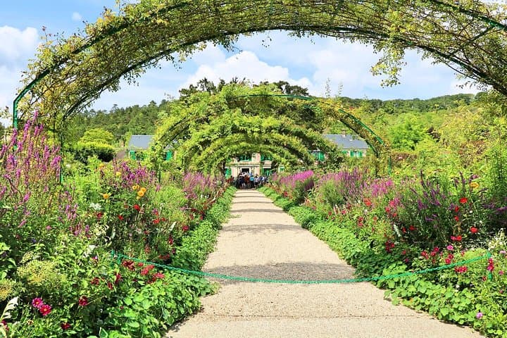 Giverny and Monet's Garden Half-Day Trip from Paris