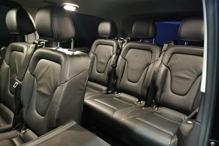 Bordeaux to Airport Private Transfer in Van Business