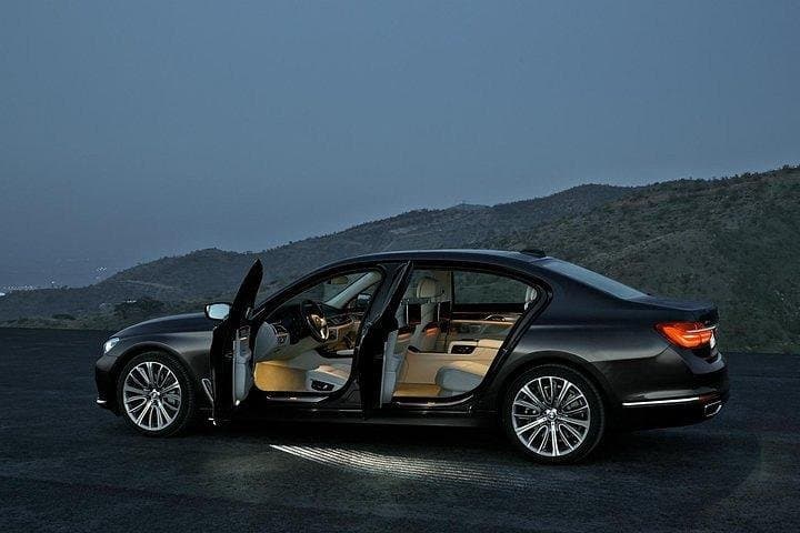 Airport to Bordeaux Premium Class Private Transfer