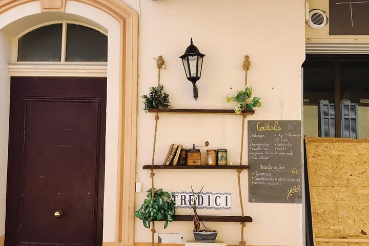 Explore Cannes in 60 minutes with a Local