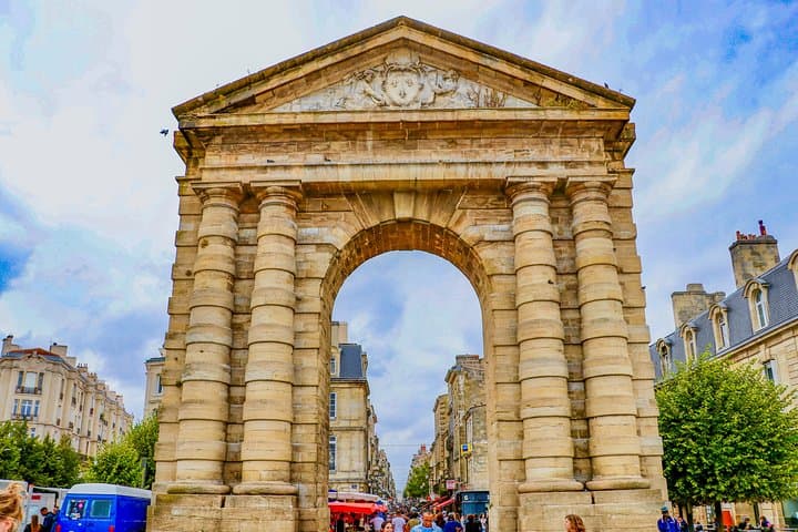 Discover Bordeaux’s most Photogenic Spots with a Local
