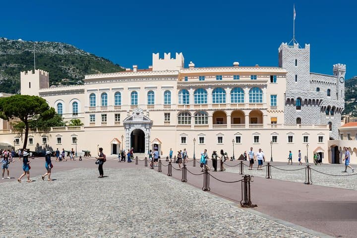 Excursion Van > Cannes > Nice > Eze Village > Monaco Monte-Carlo