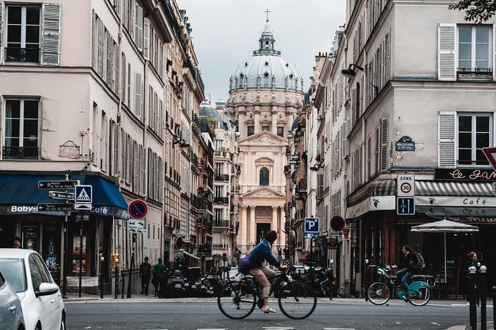 Paris Famous Landmarks PhotoWalks Tour