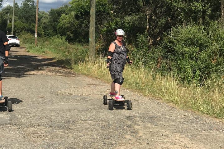 Cross electric skateboard ride