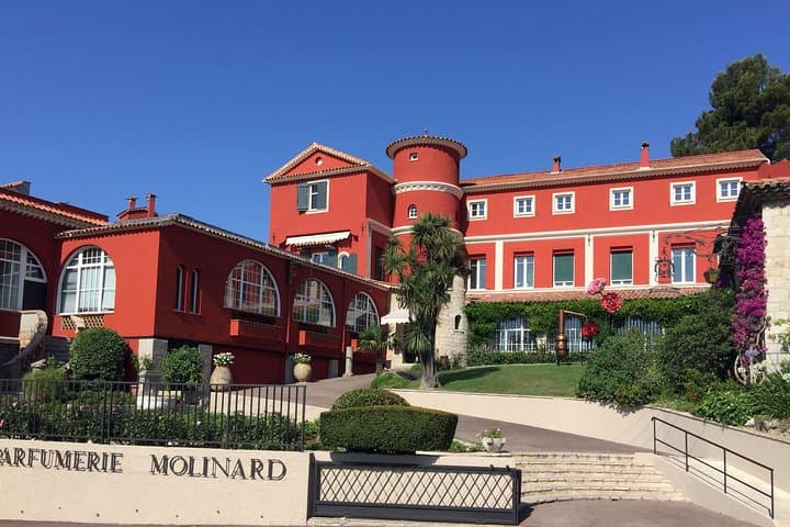 Molinard Perfume Workshop for children in Grasse