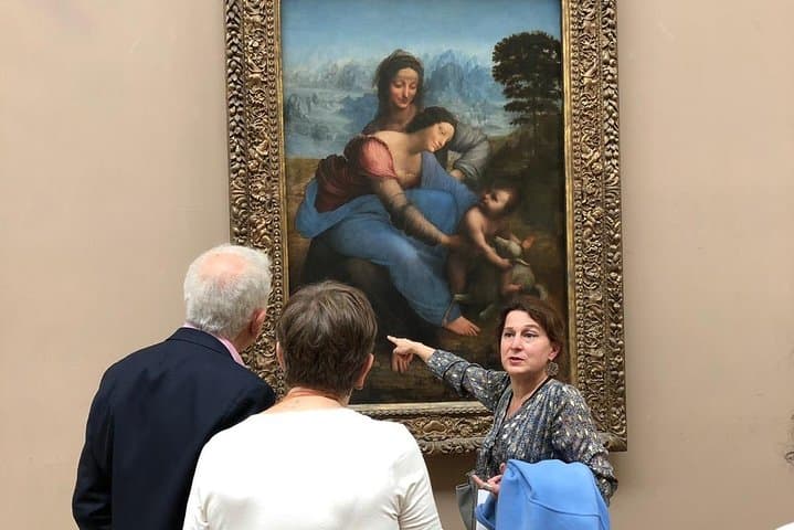 1:30 hours tour of Louvre museum