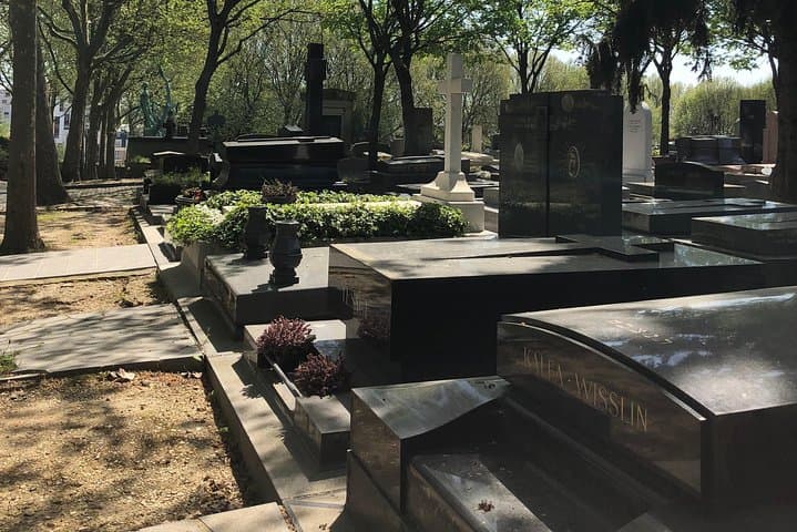 Semi-Private Père Lachaise Cemetery Tour