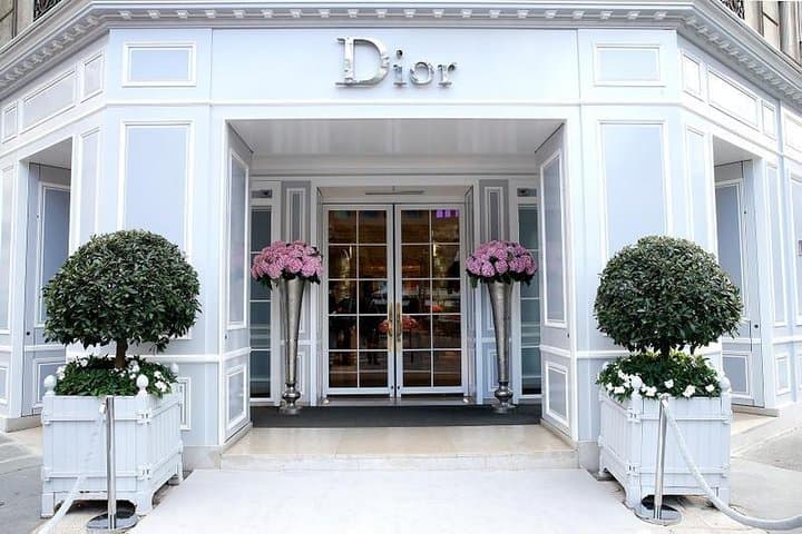 PARIS : Day of shopping with private driver to discover French luxury boutiques