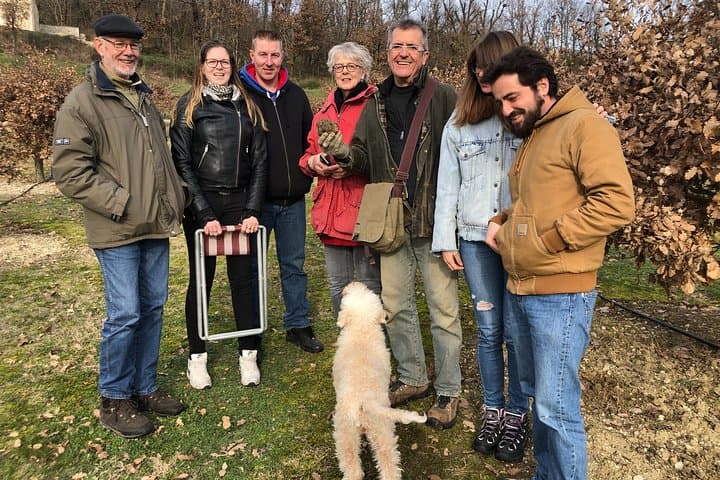 Visit truffle fields and hunt with a dog in all seasons.