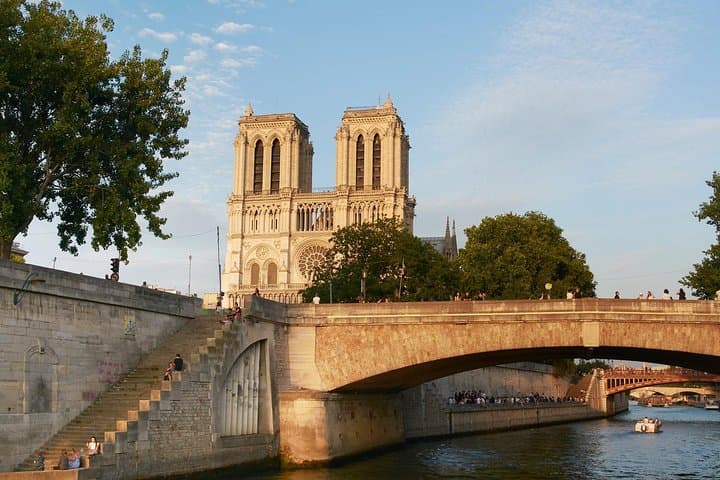 Paris Kick-Off Private Tour