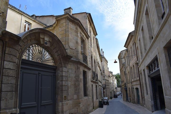 Grand tour of Bordeaux by bike