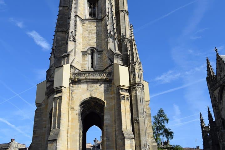 Grand tour of Bordeaux by bike