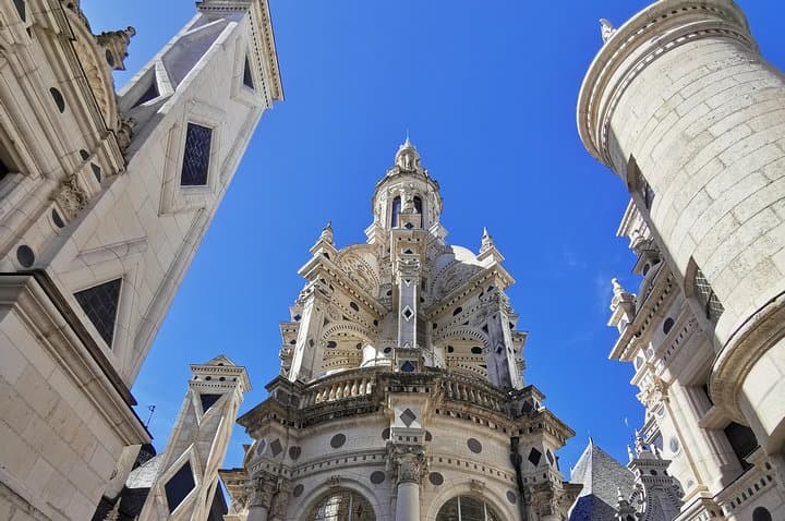 Loire Valley Full-Day Private Guided Tour with Hotel Pickup