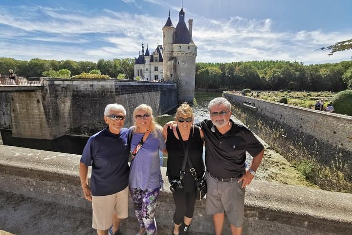 Loire Valley Full-Day Private Guided Tour with Hotel Pickup
