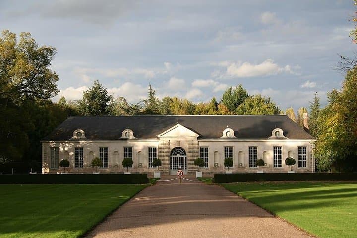 Private Full Day Tour to Loire Valley from Paris with Hotel Pick Up