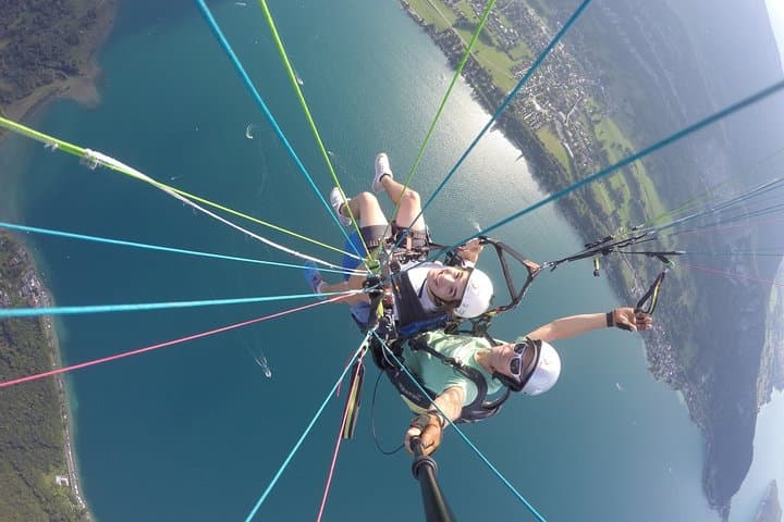 Paragliding Performance flight over the magnificent Lake Annecy