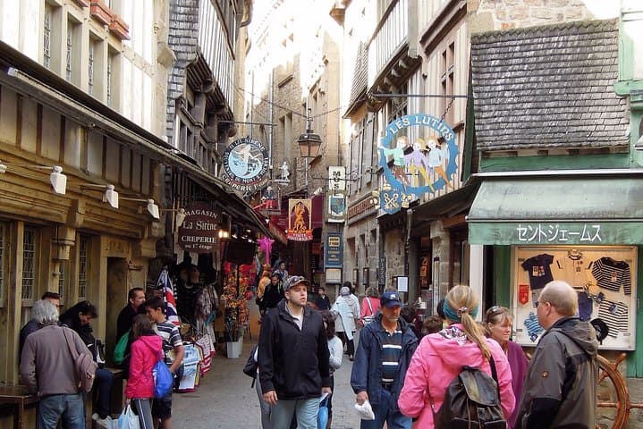 Private 12 hs tour to Mt. Saint Michel from Paris Hotel