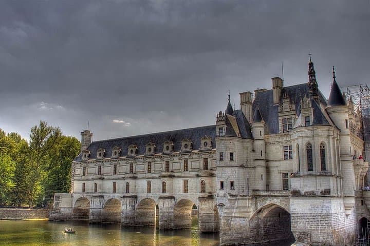 Private Full Day Tour to Loire Valley from Paris with Hotel Pick Up