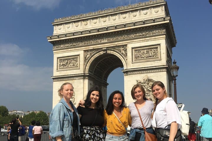 The Great Paris Layover: Private Tour with optional car upgrade