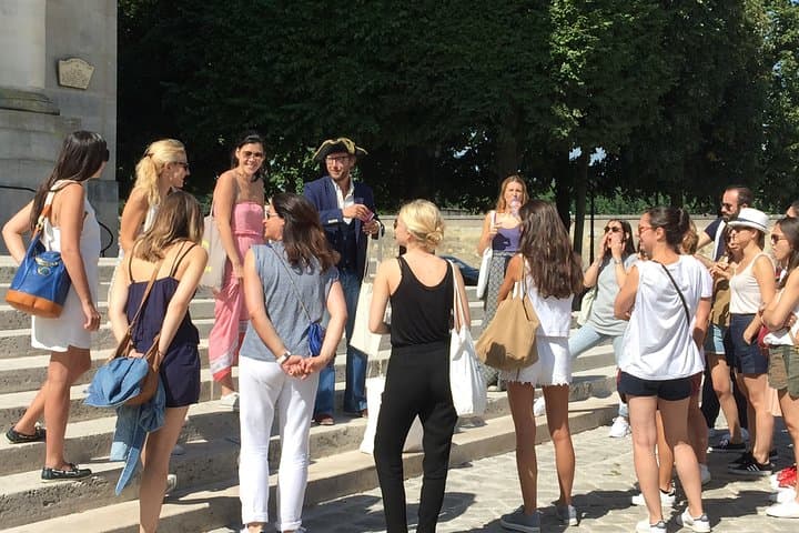 Historical treasure hunt in the city of Versailles
