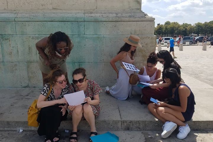 Historical treasure hunt in the city of Versailles