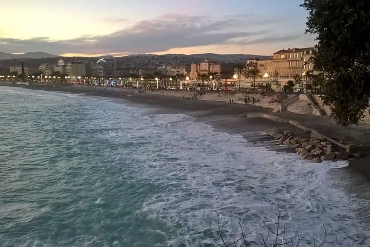 Private Transfer from Paris to Cannes