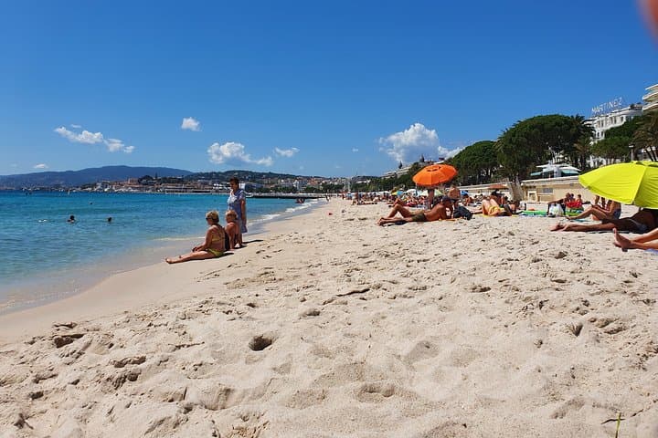 Private Transfer from Paris to Cannes