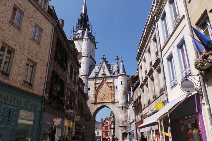 Touristic highlights of Auxerre a Private half day tour (4 Hours) with a local