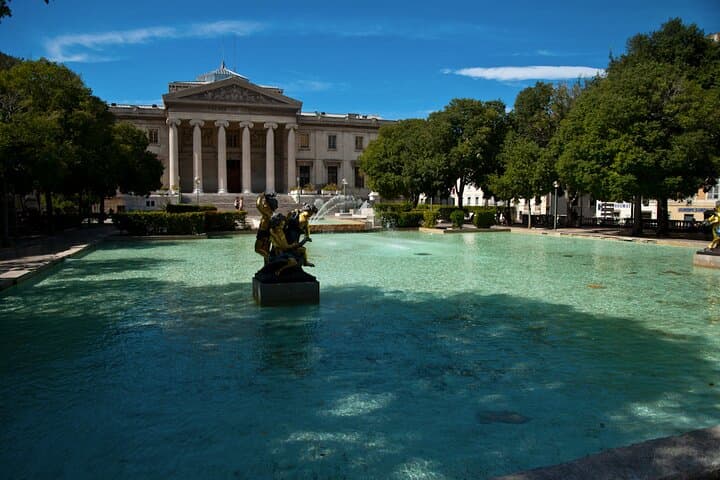 Touristic highlights of Marseille a Private half day tour with a local