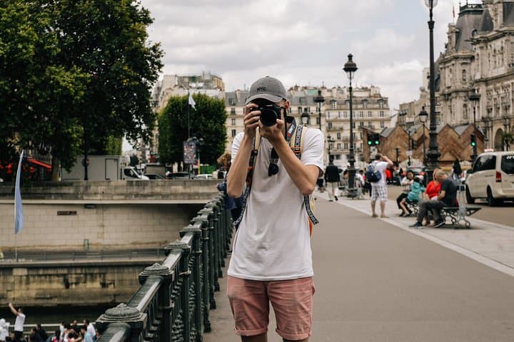 Private tour of Photography at best locations in Paris with a local