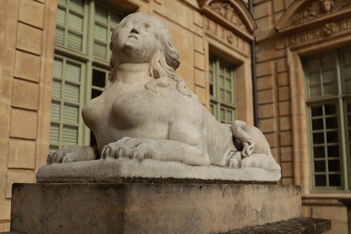 Hôtel de Sully sphinx