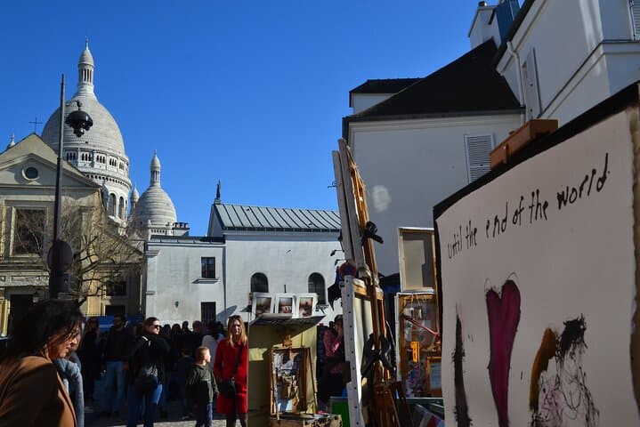 Paris: Montmartre and Sacre Coeur Private Tour for Kids and Families