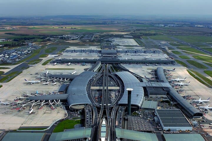 Paris Airports Private Roundtrip Transfer
