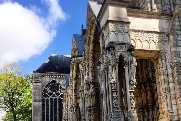 Private Chartres Cathedral Tour (5h) Driver & Guide